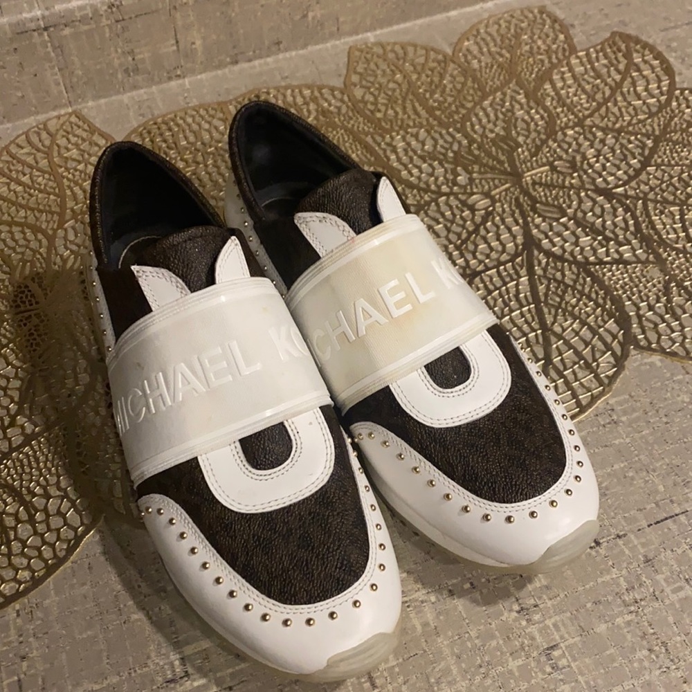 Slightly and greatly used..Worn twice.